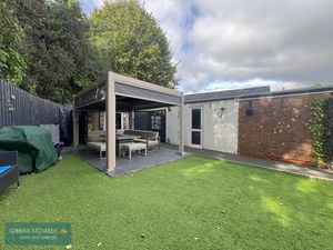 Covered Seating area- click for photo gallery